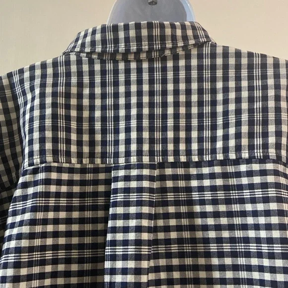 Everlane Black and White Plaid Oxford Shirt - Picture 6 of 14